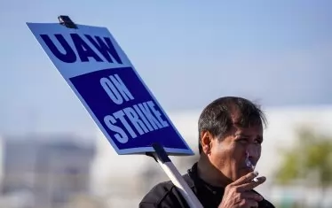 Ford уволнява стачкуващи