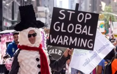 Десетки хиляди протестираха за климата в Ню Йорк