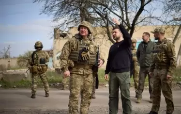 Зеленски се появи на фронтовата линия в Донецка област