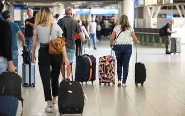 Летище София пусна самостоятелно сканиране на бордни карти 