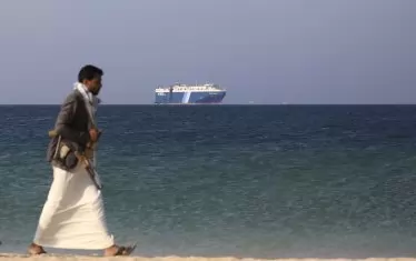 Туризъм или тероризъм - отвлечен кораб с българи стана атракция