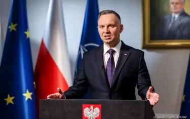 И полският президент атакува кабинета на Нова година