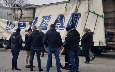 Камион с етер за оръжейния завод се взриви до митница Казанлък