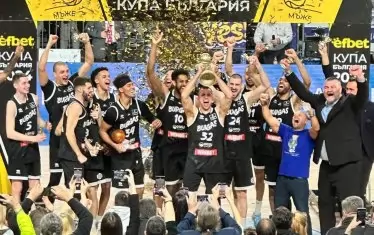 "Черноморец" върна баскетболната купа в Бургас след половин век