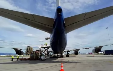 „Фантомът на операта” пристигна с най-големия карго самолет в света