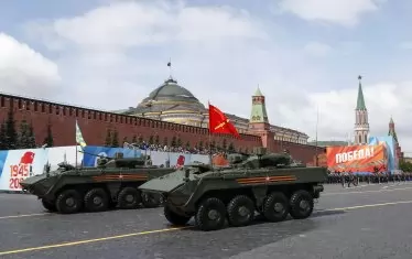 Путин се отчете с жалко подобие на военен парад за 9 май