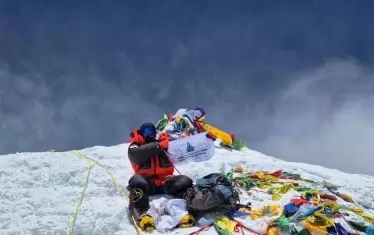 Шестима загинаха под Еверест за денонощие