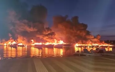 22 лодки се запалиха на яхтено пристанище в Хърватия