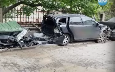 Полицията спря с шипове пиян и дрогиран водач, помел 3 коли в Търново