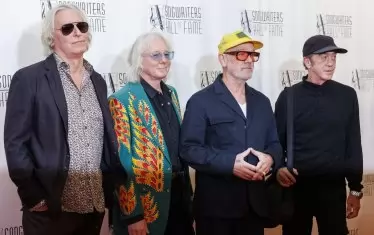 Музикантите от R.E.M. се събраха след 13 години пауза