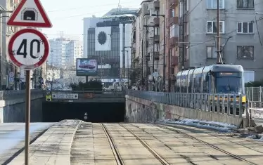 С обжалване Столична община отлага спирането на шумните трамваи при НДК