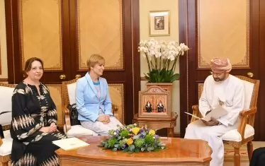 Две зам.-външни министърки са на мистериозно посещение в Оман