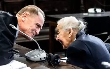 "Бабата нацистка" бе осъдена за отричане на Холокоста