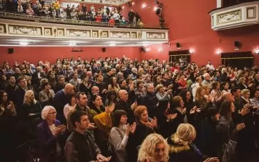 Премиера на Диана Добрева открива фестивала „Сцена на кръстопът" в Пловдив