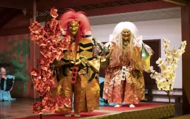 Но театър „Ямамото“ от Япония призовава духове и зверове в Народния