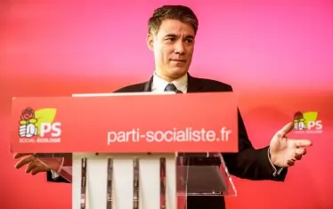 Лидерът на социалистите пожела да стане премиер на Франция