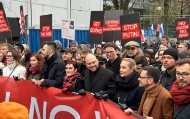 "Няма Путин, няма война!" - хиляди руснаци на протест в Берлин 