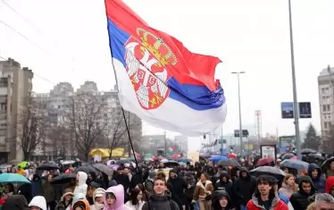 Стачки и протести блокират градове и магистрали в Сърбия