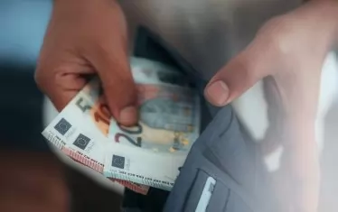 БНБ разяснява какво ще стане с цените в евро