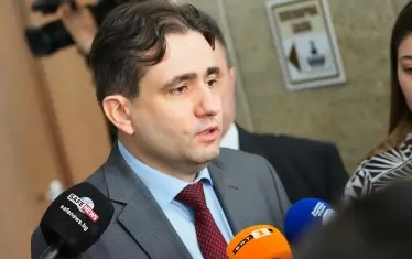 Божанов и Митов се замерят с обвинения в лъжа за бройките в МВР