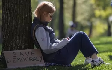 Сред врява и безумство либералната демокрация е все така най-желана