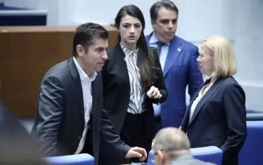 Лена Бориславова отпада от листите