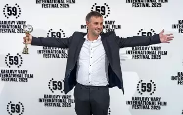 Кристалният глобус от Карлови Вари остава в родината си