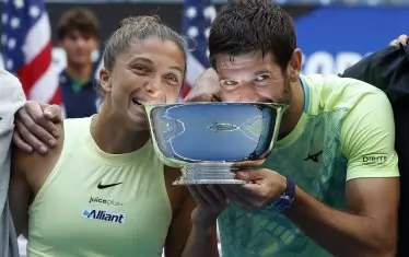 US Open разбуни духовете с модернизираните смесени двойки