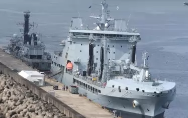 Армията на Южна Корея стреля по кораб на КНДР