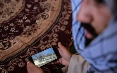 Афганистан се откъсна от света без телефони и интернет