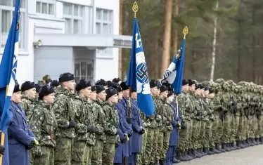 Финландия маха свастиката от знамената на ВВС