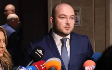 Правосъдният министър поиска наказания за 4-ма нотариуси