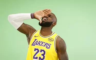 Прецедентът "ЛеБрон": №23 започна сезон №23