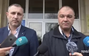 Задържаните надзиратели в ареста намаляха до един