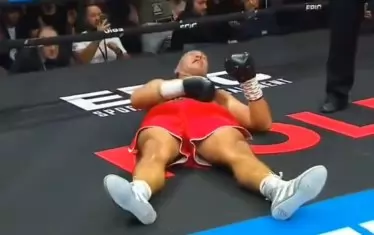 Руснак нокаутира Пулев и му отне титлата