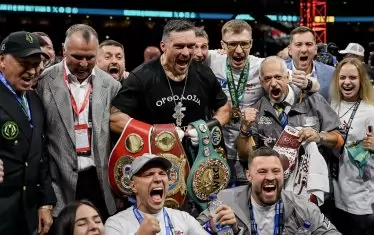 Усик поиска бивш шампион на WBC за следващ съперник