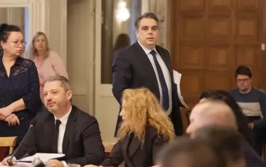 Кметове отказват да закриват незаети щатни бройки