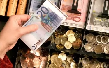 Шоуто с бургаския билет продължи с "финансова корекция" спрямо НАП