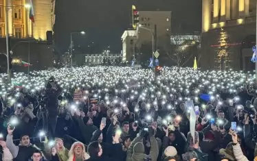 Десетки хиляди подкрепиха машинното гласуване в центъра на София
