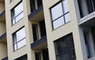 Защо в София може да простираме на отсрещния балкон