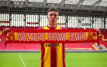 Български национал ще играе при Станимир Стоилов