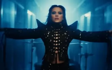 Румънската песен за „Евровизия“ скандализира със садо-мазо намеци