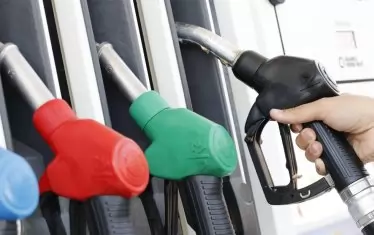 Дизелът вече гони 1.45 евро за литър