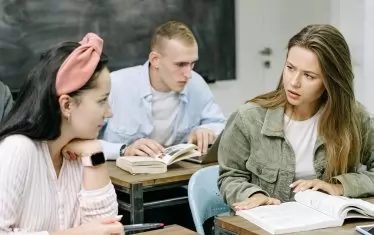 545 евро става средната такса за студентите през 2026/27 г.