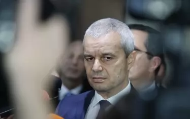 Пропадна атаката на "Възраждане" срещу споразумението с Киев