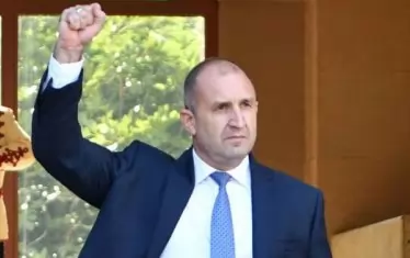 Радев ще рие топлите си Авгиеви обори