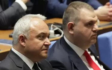 МВР-шефът: Фирми за мантинели са плащали полети на Пеевски и наем на Горанов