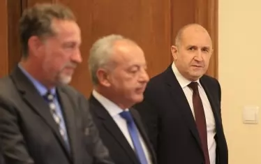 Радев няма от какво да се бои с такава опозиция