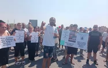 Българи от различни краища протестираха заради безобразията по пътищата