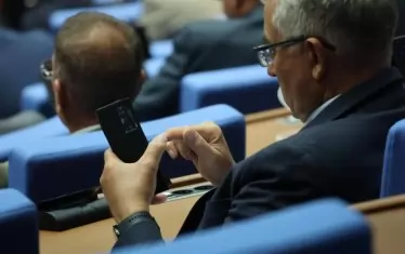 Парламентът излиза в предизборна ваканция